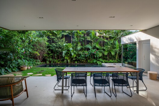 Casa Piracicaba / Urbem Arquitetura - Fotografía interior, Comedor, Jardín, Sillas, Patio interior, Patio