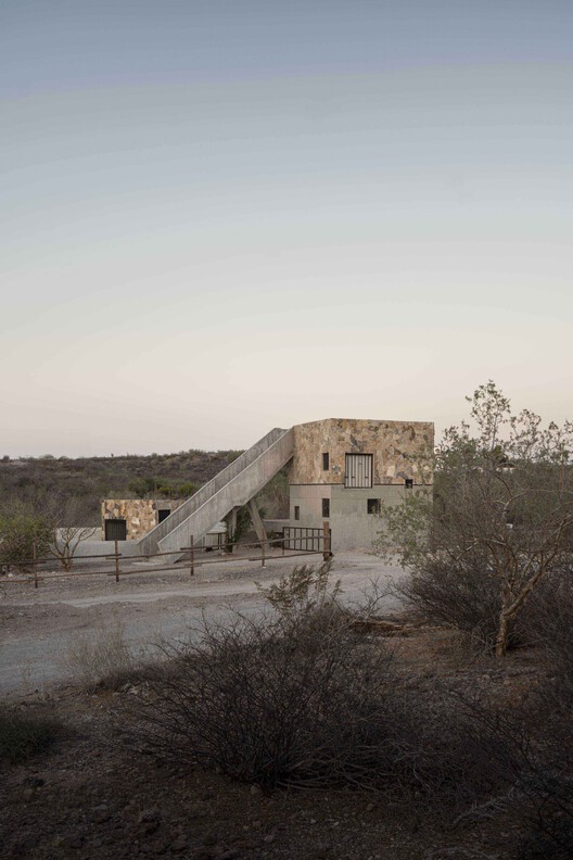 Casa La Paz / Ludwig Godefroy Architecture - Imagen 2 de 21