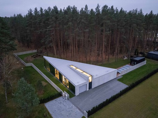 Casa en Vilnius / Architectural Bureau G.Natkevicius & Partners - Imagen 17 de 27