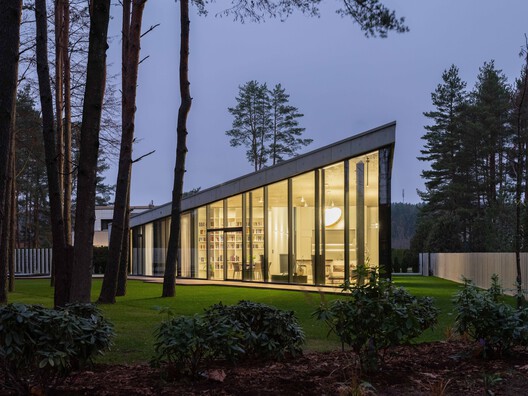 Casa en Vilnius / Architectural Bureau G.Natkevicius & Partners - Imagen 2 de 27