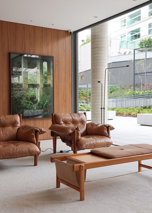 Edifício Jardim / Arquea Arquitetos - Fotografia de Interiores, Sala de Estar, Madeira, Cadeira