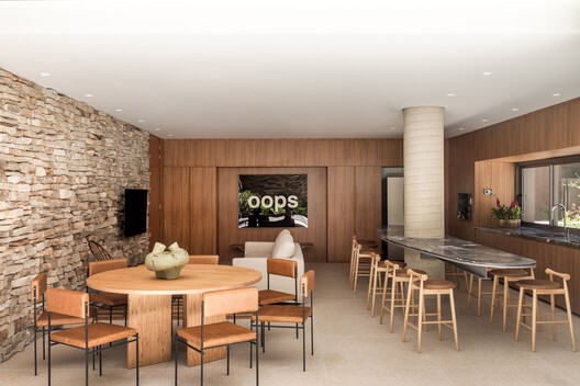 Edifício Jardim / Arquea Arquitetos Edifício Jardim / Arquea Arquitetos - Fotografia de Interiores, Madeira, Mesa, Cadeira