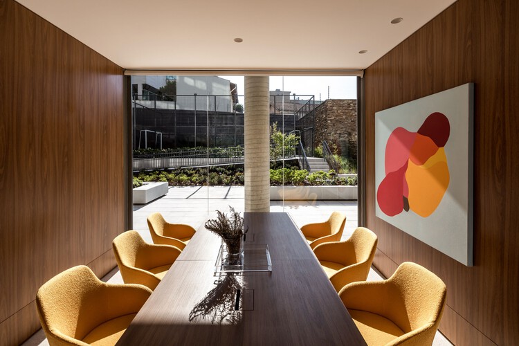 Edifício Jardim / Arquea Arquitetos - Fotografia de Interiores, Madeira, Mesa, Cadeira, Iluminação, Vidro