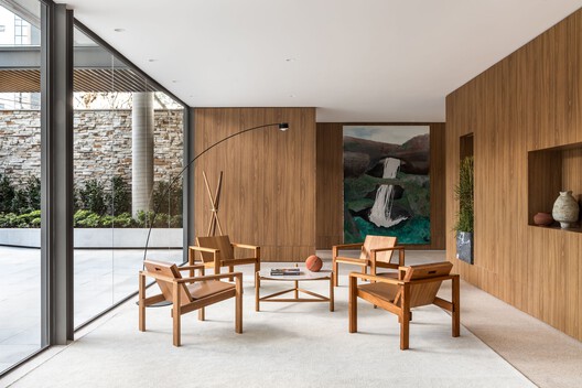 Edifício Jardim / Arquea Arquitetos Edifício Jardim / Arquea Arquitetos - Fotografia de Interiores, Madeira, Cadeira, Mesa