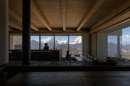 Hotel Poodom Deqin Meri / BUZZ/ Büro Ziyu Zhuang - Imagem 21 de 49