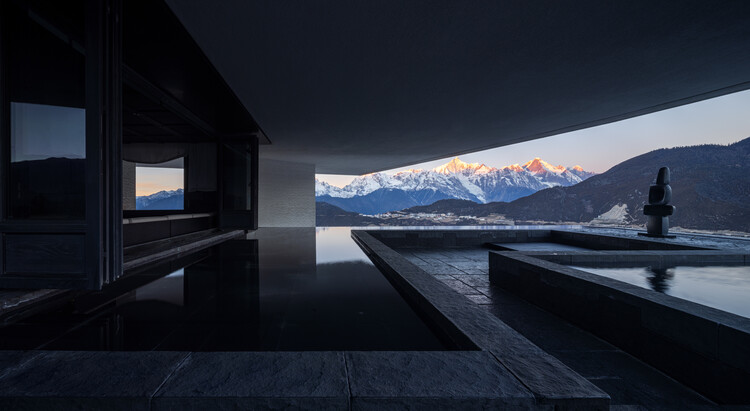 Hotel Poodom Deqin Meri / BUZZ/ Büro Ziyu Zhuang - Imagem 8 de 49