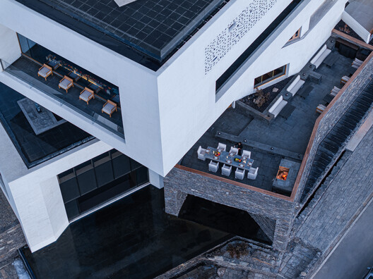 Hotel Poodom Deqin Meri / BUZZ/ Büro Ziyu Zhuang - Fotografia de Interiores