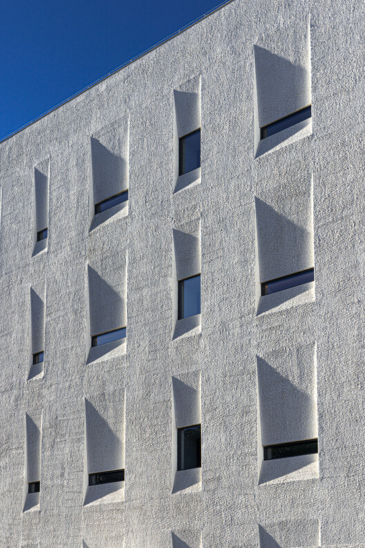 Hotel Poodom Deqin Meri / BUZZ/ Büro Ziyu Zhuang - Fotografia de Exterior