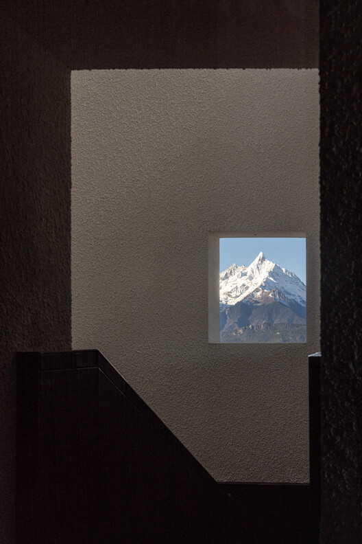 Hotel Poodom Deqin Meri / BUZZ/ Büro Ziyu Zhuang - Fotografia de Interiores