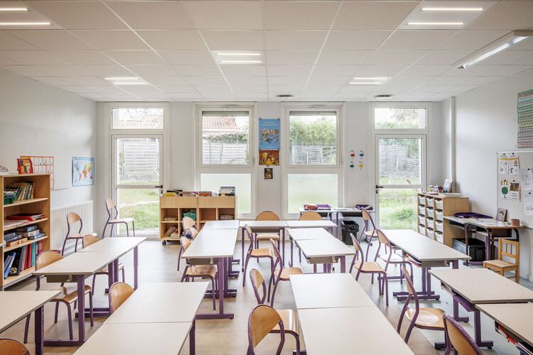Grupo Escolar Cap de Bos / BPM Architectes - Fotografia de Interiores, Sala de Jantar, Mesa, Cadeira