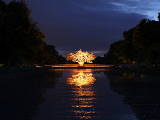 UK Government Reveals Five Shortlisted Designs for the Queen Elizabeth II Memorial in London - Image 16 of 21