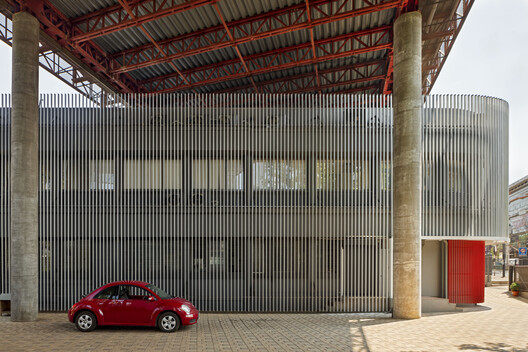  Espaço Hover – Ampliação da Sede da Sociedade KLE / Thirdspace Architecture Studio - Fotografia de Interiores