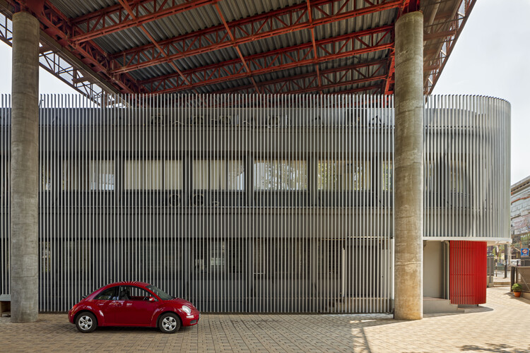 Espaço Hover – Ampliação da Sede da Sociedade KLE / Thirdspace Architecture Studio - Fotografia de Interiores