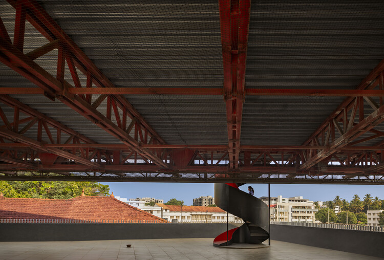 Espaço Hover – Ampliação da Sede da Sociedade KLE / Thirdspace Architecture Studio - Imagem 25 de 49