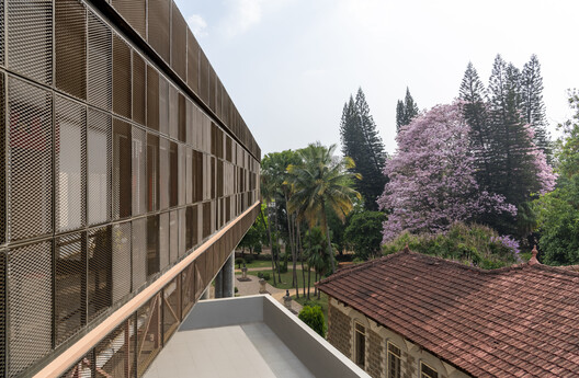 Espaço Hover – Ampliação da Sede da Sociedade KLE / Thirdspace Architecture Studio - Fotografia de Exterior