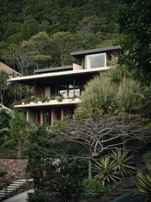 Brahminy House / HGA.Studio - Exterior Photography, Balcony