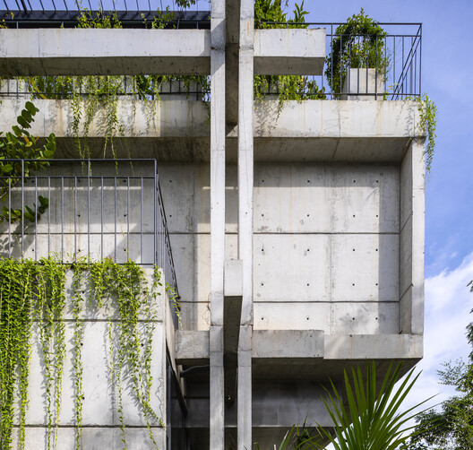 Oficinas de fábrica textil / Ho Khue Architects - Imagen 15 de 57