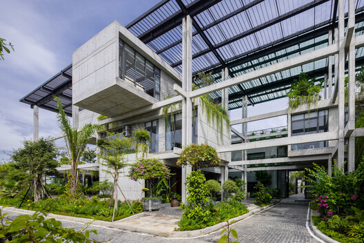 Oficinas de fábrica textil / Ho Khue Architects - Fotografía exterior, Balcón