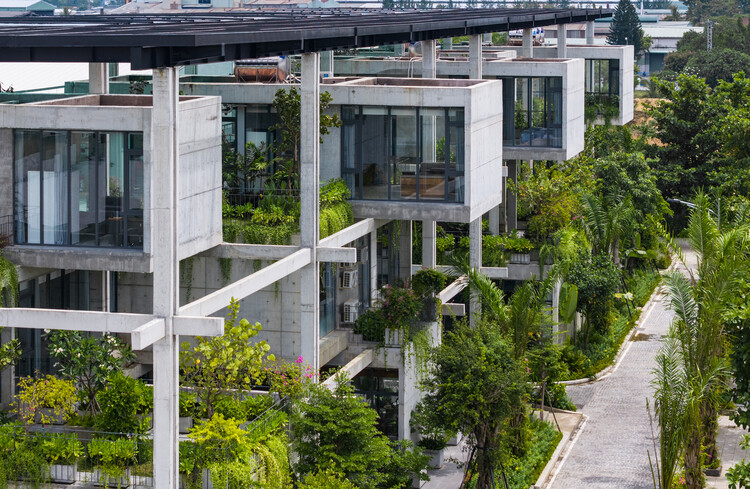 Oficinas de fábrica textil / Ho Khue Architects - Imagen 2 de 57