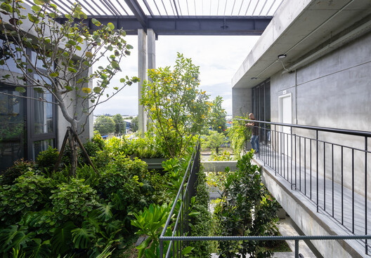 Oficinas de fábrica textil / Ho Khue Architects - Imagen 26 de 57