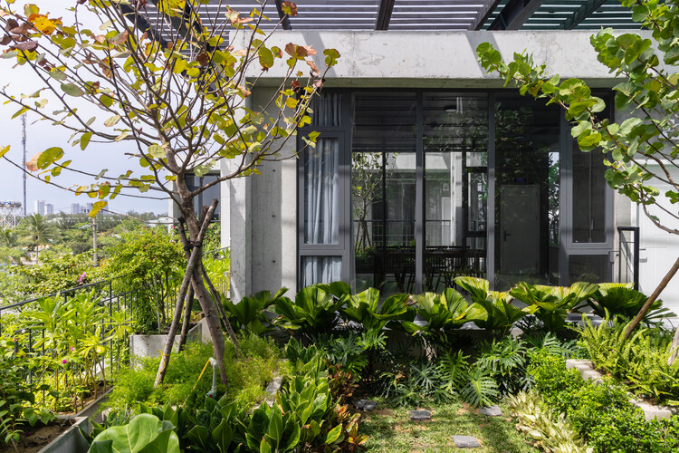 Oficinas de fábrica textil / Ho Khue Architects - Fotografía exterior, Jardín, Balcón