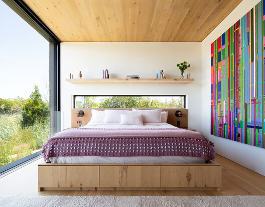 Morris Cove / Bates Masi + Architects - Interior Photography, Bedroom, Bed, Wood, Lighting