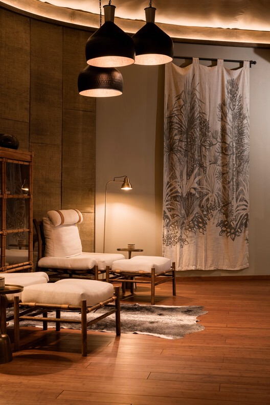 Madwaleni River Lodge / Luxury Frontiers - Interior Photography, Living Room, Wood, Lighting