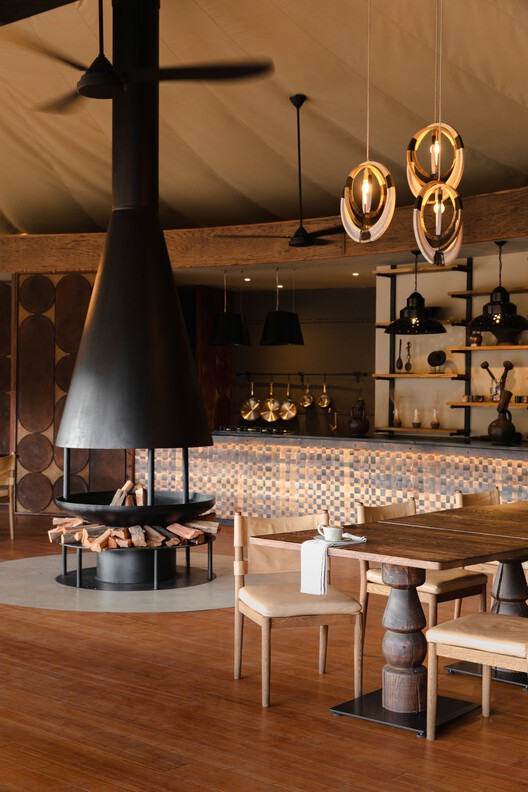 Madwaleni River Lodge / Luxury Frontiers - Interior Photography, Wood, Lighting