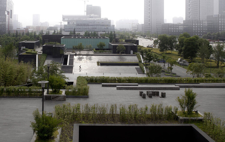Watch Liu Jiakun, Riken Yamamoto, and David Chipperfield at the 2025 Pritzker Prize Laureate Lecture & Panel Discussion - Image 4 of 5
