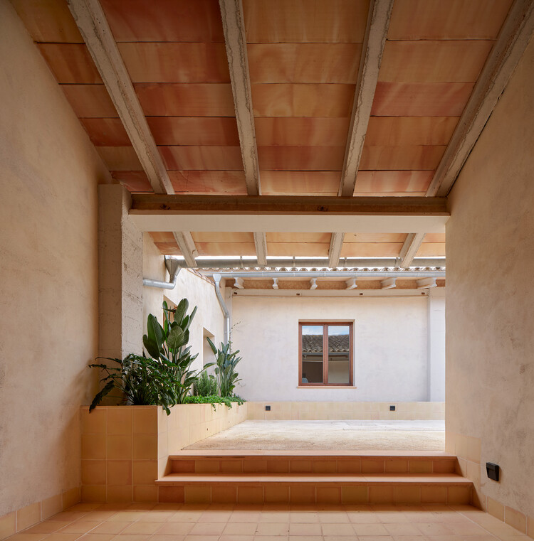 Cas Sestadors / MIEL Arquitectos - Fotografía interior, Madera, Fijación Vigas, Pilares