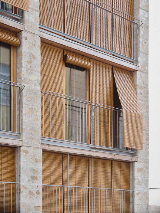 Unidades de vivienda social 2104 / HARQUITECTES - Fotografía interior, Balcón