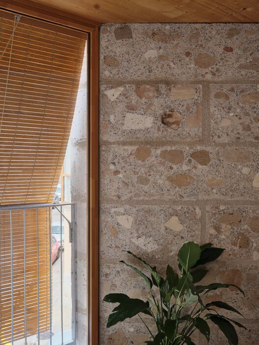Unidades de vivienda social 2104 / HARQUITECTES - Fotografía interior, Madera