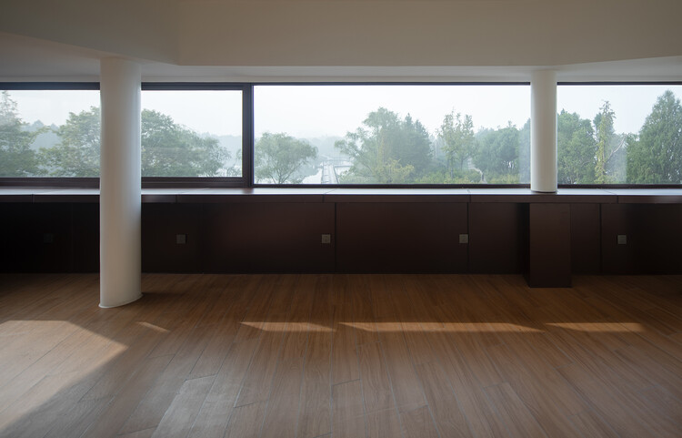 夕露园瞭望塔 / 米凹工作室 - 室内图, 木头, 玻璃