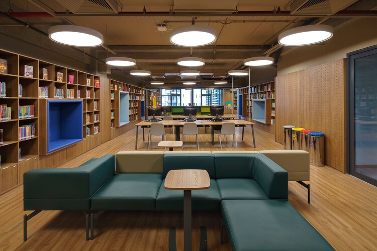 Colégio Bernoulli, Salvador / BCMF Arquitetos - Fotografia de Interiores, Sala de Estar, Prateleira, Cadeira