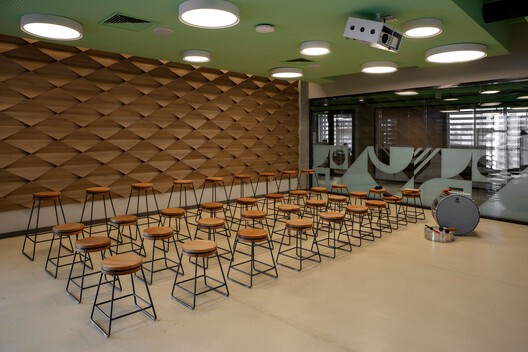 Colégio Bernoulli, Salvador / BCMF Arquitetos - Fotografia de Interiores, Sala de Jantar, Madeira, Cadeira