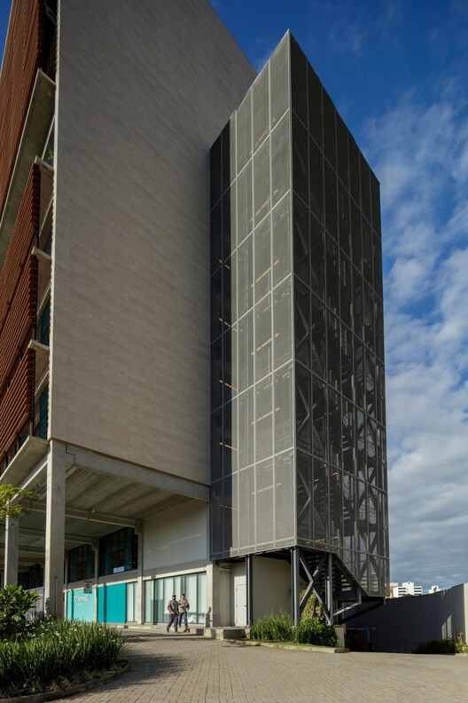 Colégio Bernoulli, Salvador / BCMF Arquitetos - Fotografia de Interiores, Vidro