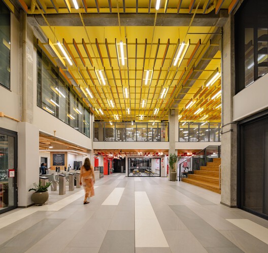 Colégio Bernoulli, Salvador / BCMF Arquitetos - Fotografia de Interiores, Iluminação, Vidro, Viga