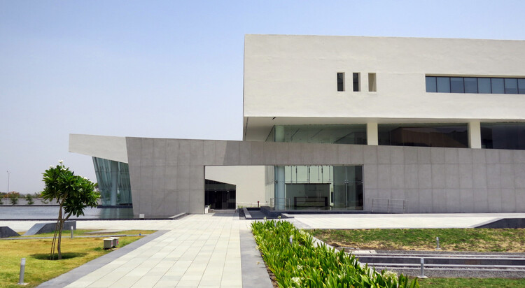 Tata Consultancy Services / Somaya Sampat - Exterior Photography, Concrete