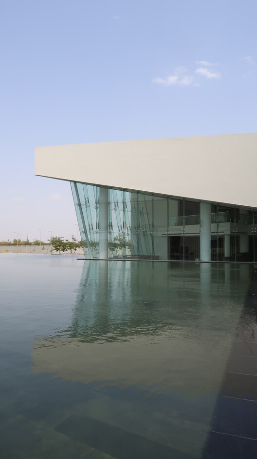 Tata Consultancy Services / Somaya Sampat  - Exterior Photography