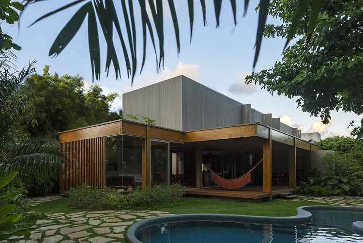 Casa das Amendoeiras / Play Arquitetura e Design - Fotografia de Exterior, Jardim, Aido, Pátio