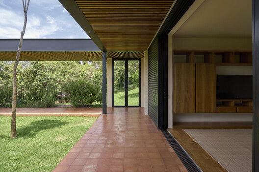 Casa Bóveda / Play Arquitetura - Fotografía interior, Madera, Jardín, Patio interior