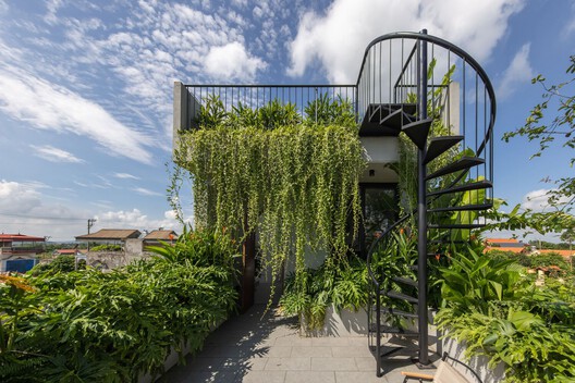 How to Design Residential Urban Terraces: Strategies for Living Well in High Places - Image 5 of 21