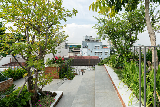 How to Design Residential Urban Terraces: Strategies for Living Well in High Places - Image 14 of 21