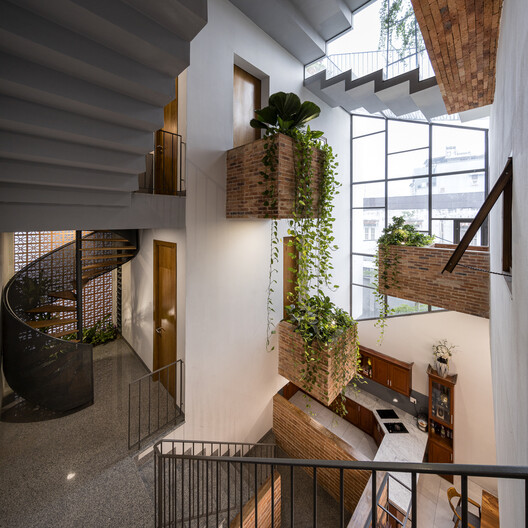 How to Design Residential Urban Terraces: Strategies for Living Well in High Places - Image 9 of 21