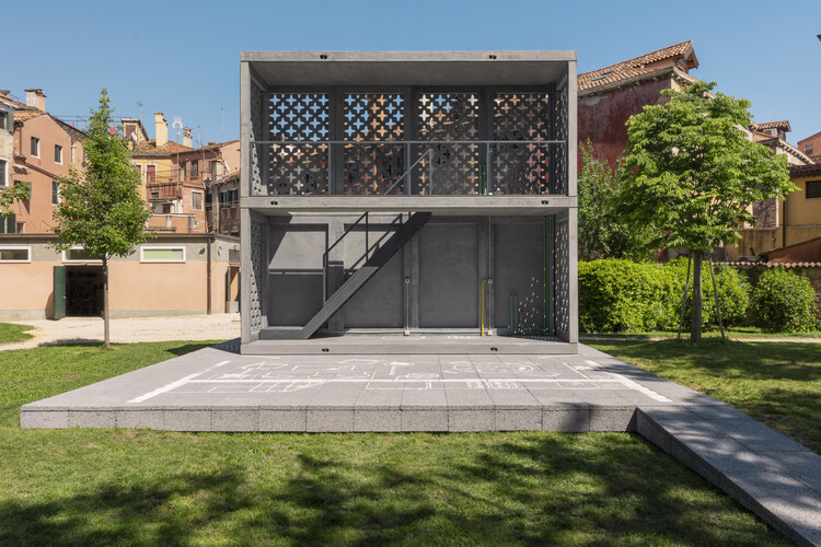 Entre la demanda de vivienda y los objetivos ambientales: Alejandro Aravena sobre soluciones incrementales y hormigón de cero emisiones netas - Imagen 14 de 34