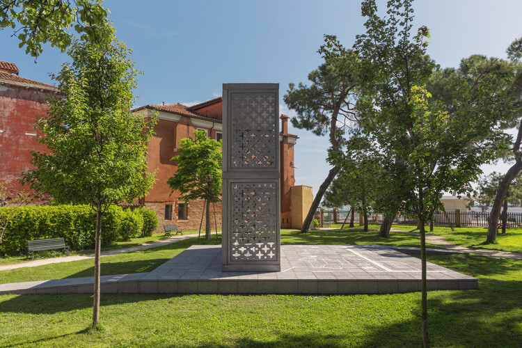 Entre la demanda de vivienda y los objetivos ambientales: Alejandro Aravena sobre soluciones incrementales y hormigón de cero emisiones netas - Imagen 21 de 34