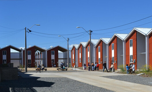 Entre la demanda de vivienda y los objetivos ambientales: Alejandro Aravena sobre soluciones incrementales y hormigón de cero emisiones netas - Imagen 30 de 34