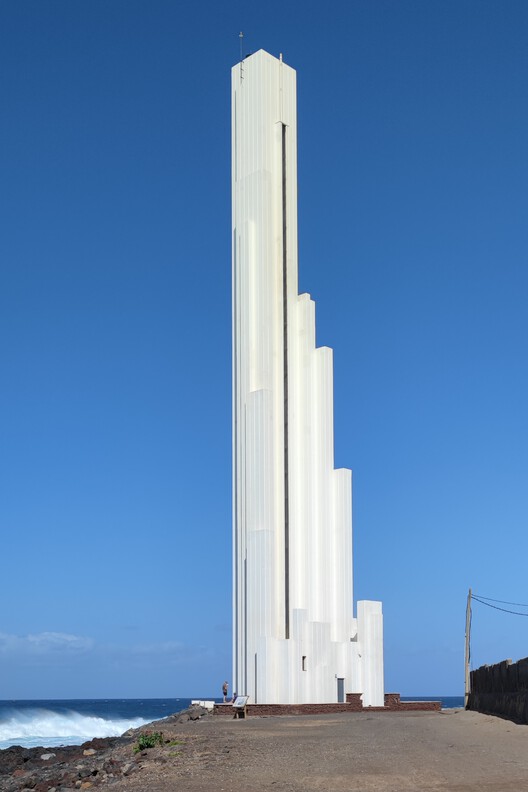 Navigating Boundaries: The Architectural Legacy of Lighthouses - Image 26 of 31
