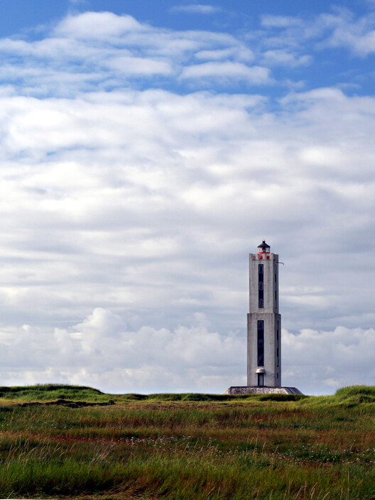 Navigating Boundaries: The Architectural Legacy of Lighthouses - Image 13 of 31
