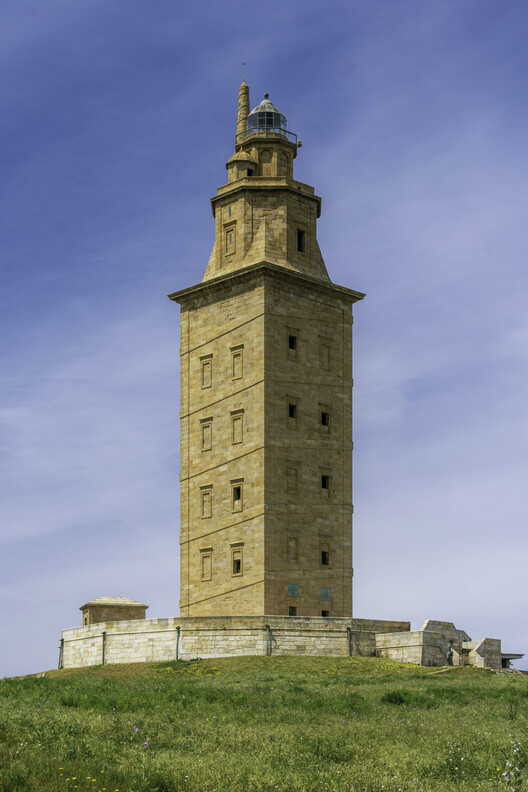 Navigating Boundaries: The Architectural Legacy of Lighthouses - Image 17 of 31